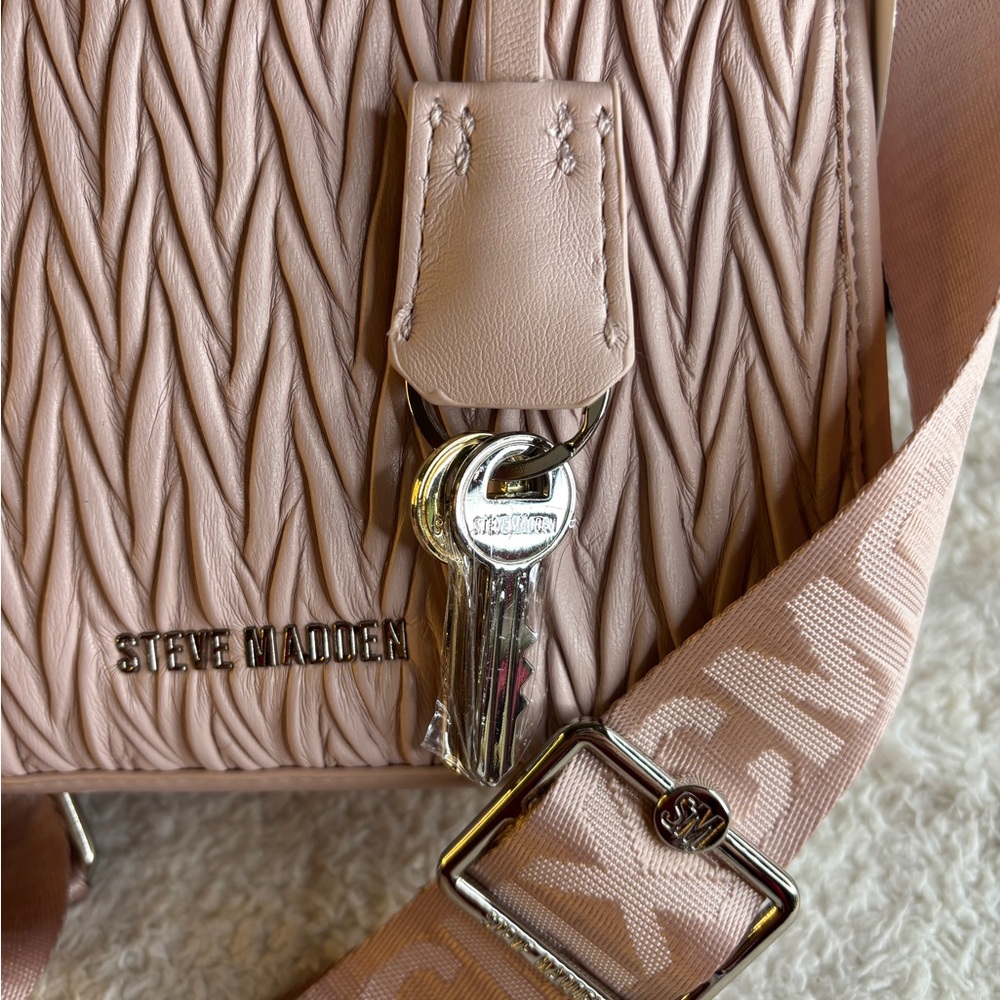 Steve Madden Blush Light Pink Textured Quilted Crossbody Bag NWT - Picture 7 of 10
